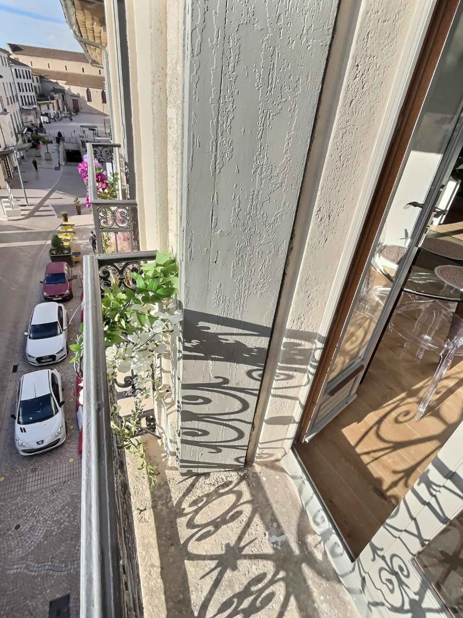 Appartement De Charme Avec Balcon Au Pied Des Commerces Béziers Extérieur photo