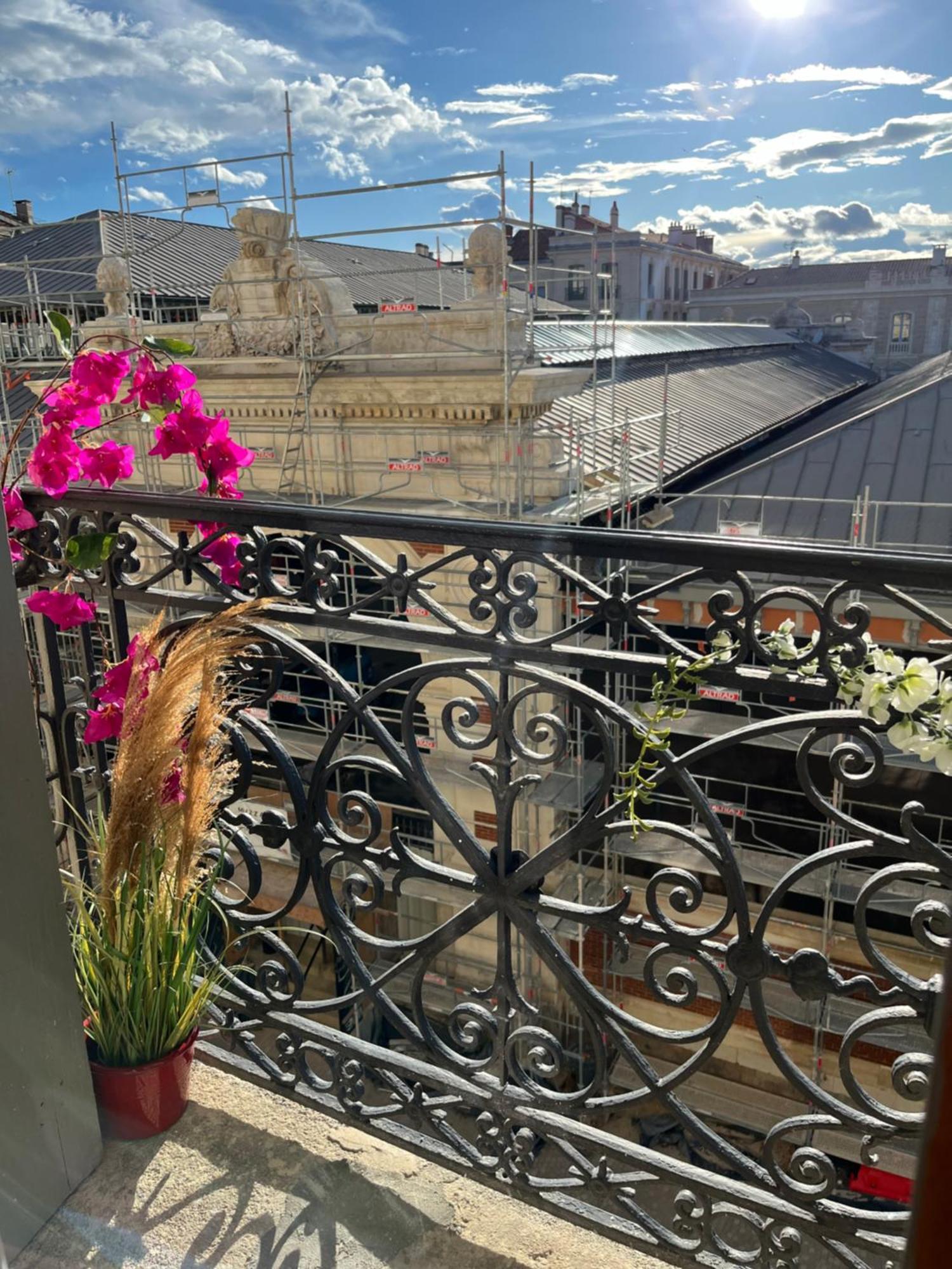 Appartement De Charme Avec Balcon Au Pied Des Commerces Béziers Extérieur photo